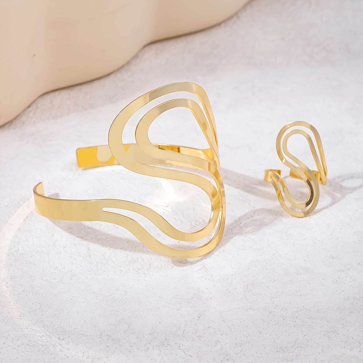 A Set of 2pcs Featuring a Double S-Shaped Design, Including a Women'S Bracelet And Ring. The Minimalist, Streamlined Open Bracelet Is Perfect for Everyday Wear And Makes a Great Gift - Image 4