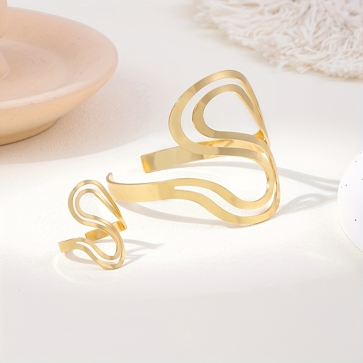 A Set of 2pcs Featuring a Double S-Shaped Design, Including a Women'S Bracelet And Ring. The Minimalist, Streamlined Open Bracelet Is Perfect for Everyday Wear And Makes a Great Gift - Image 5